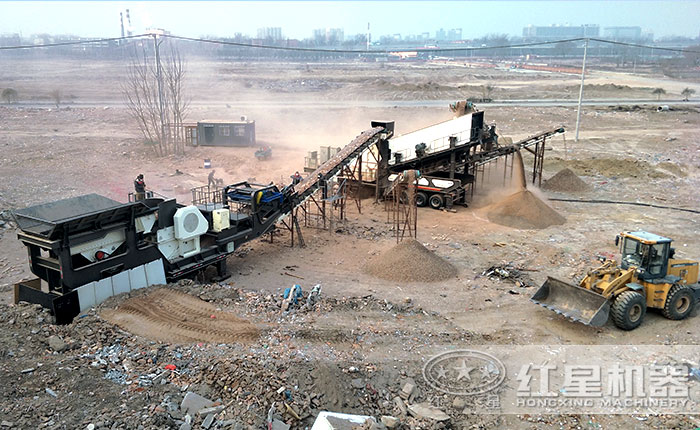 輪胎式建筑垃圾移動破碎現場,可隨時轉場 輪胎式建筑垃圾移動破碎現場,可隨時轉場