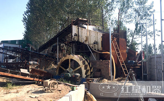 洗砂機(jī)現(xiàn)場(chǎng) 洗砂機(jī)現(xiàn)場(chǎng)