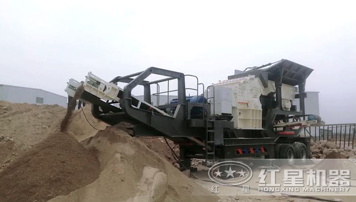 細碎機搭載移動破碎機施工現(xiàn)場 細碎機搭載移動破碎機施工現(xiàn)場
