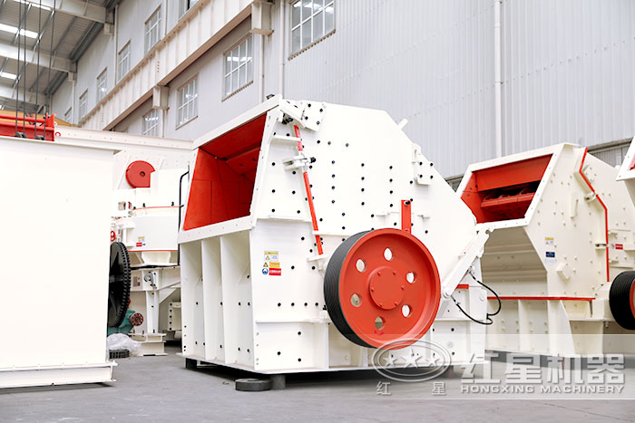 新反擊破石機型號