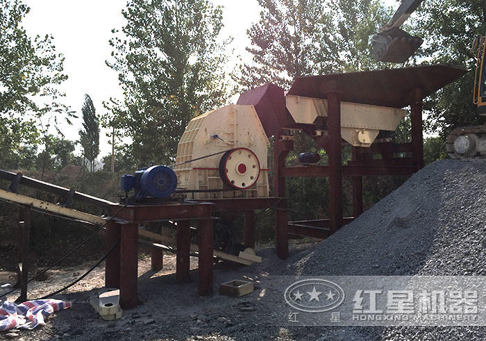 一臺(tái)錘式破碎機(jī)單機(jī)作業(yè) 一臺(tái)錘式破碎機(jī)單機(jī)作業(yè)