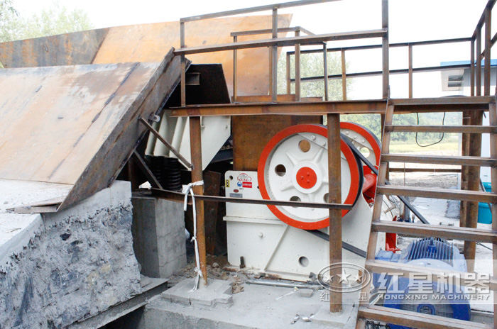 細(xì)鄂破青石100噸生產(chǎn)現(xiàn)場(chǎng)——蕪湖