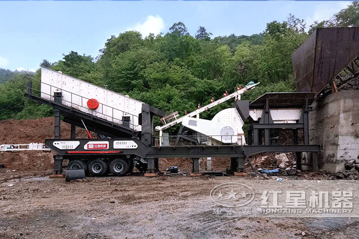 紅星機器移動錘式破碎機客戶現場