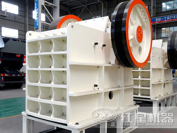 PE400×600型鄂式破碎機(jī)