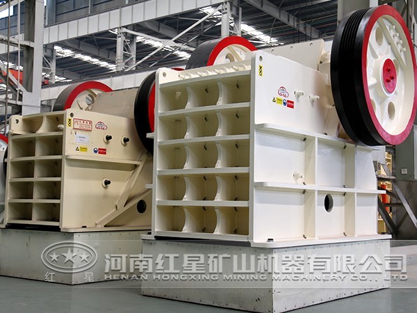 復(fù)擺式顎式破碎機(jī)