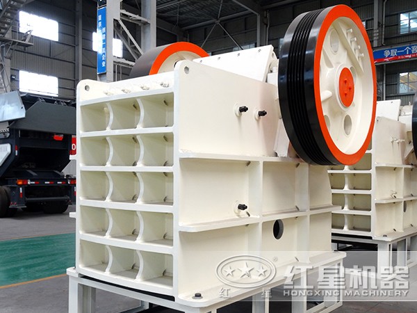 復擺式顎式破碎機