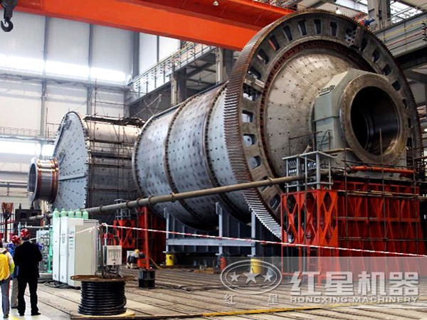 Ф5500&times;8500球磨機高能工作現場